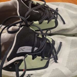 Size 14 OnCloud Running Shoes